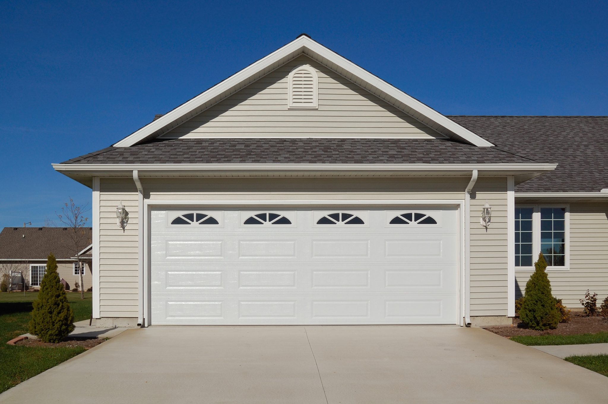 CHI 4283 white sherwood windows Chi Garage Doors Castle Rock